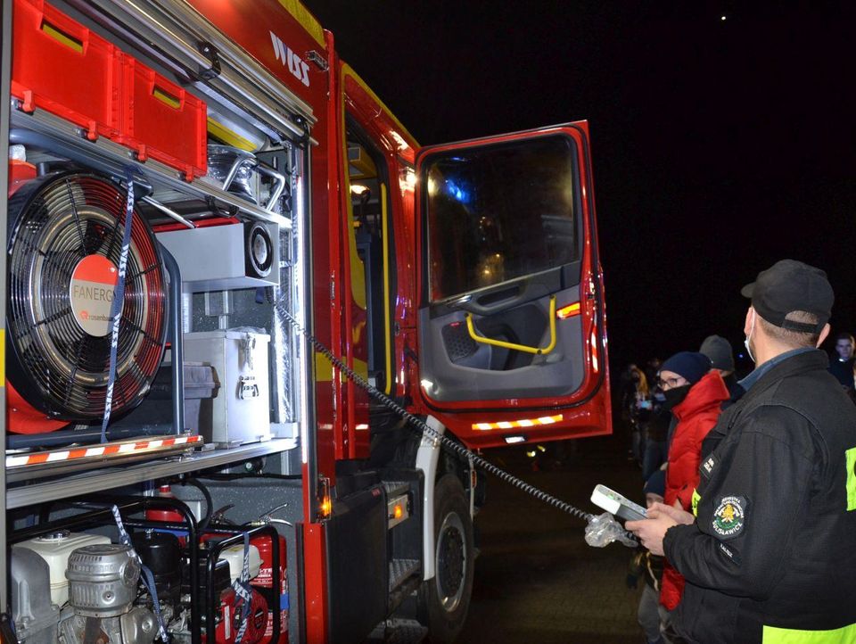 Wóz Do Zadań Specjalnych W Osp Sulisławice Pojawił Się Nowy Pojazd ZdjĘcia I Wideo 2704