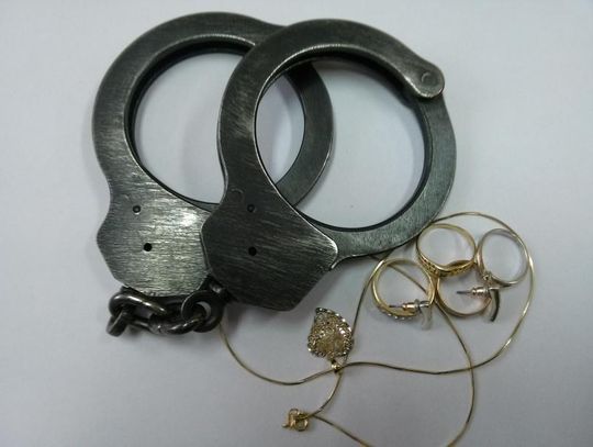 15-latek okradał babcię i rodziców. Donieśli na niego policji