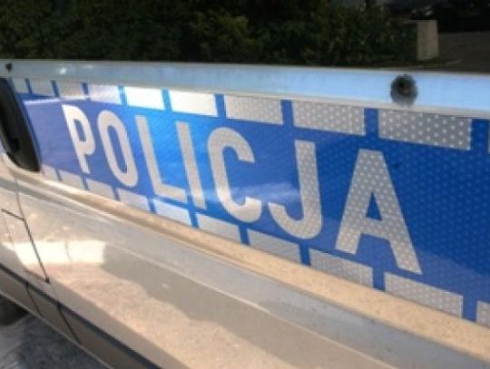 1,5-roczne dziecko szło wzdłuż drogi krajowej. „Bose i przemoczone”