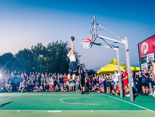 Streetball na Polach Marsowych. W turnieju wzięło udział rekordowe 138 zespołów