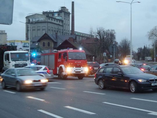 17- latek wpadł pod ciężarówkę ZDJĘCIA