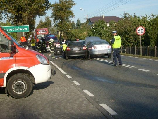 3 osoby ranne w zderzeniu audi z volkswagenem ZDJĘCIA