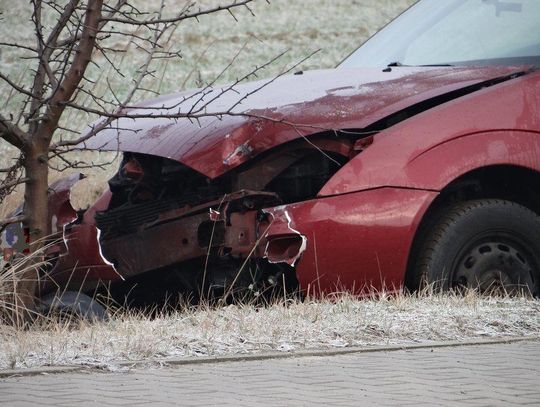 33-latka jechała za szybko. Jej auto wypadło z drogi ZDJĘCIA