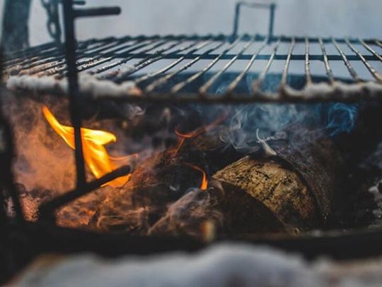 5 częstych błędów przy grillowaniu ryby, których możesz łatwo uniknąć