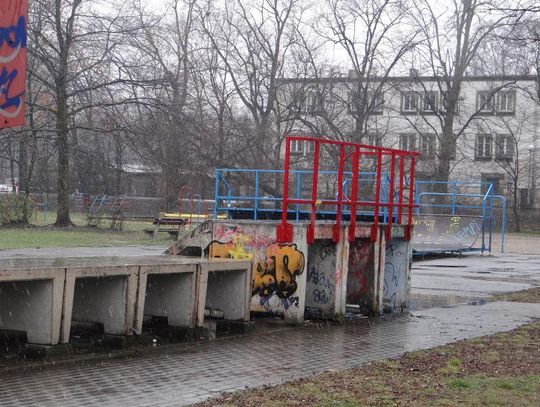 6 chętnych na budowę Skateparku