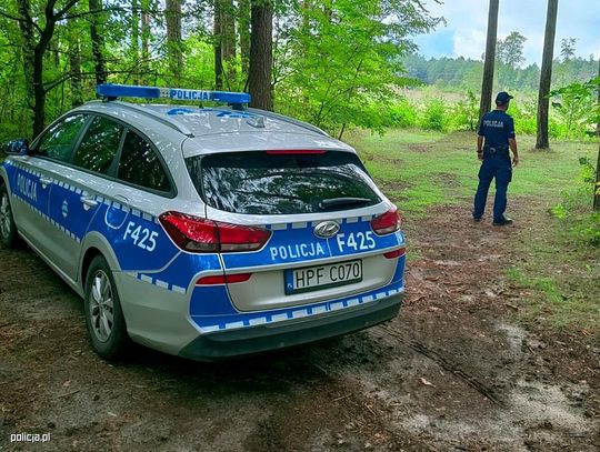 93-latka wyszła z domu i straciła orientację w terenie. Była w lesie