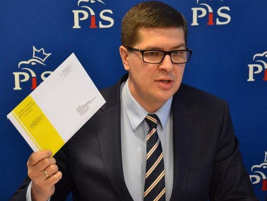 Adam Rogacki odda Sejmowi 34 tys. zł