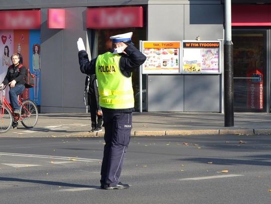 Akcja Znicz 2019. Jak się zachować, gdy policjant kieruje ruchem? ZDJĘCIA i WIDEO