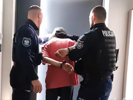 Atak na policjanta. „Złapał za szyję, zaczął go dusić”