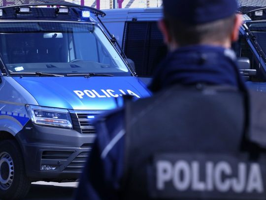 Audi bez tablicy zwróciło uwagę policji. Kierowca trafił przed sąd