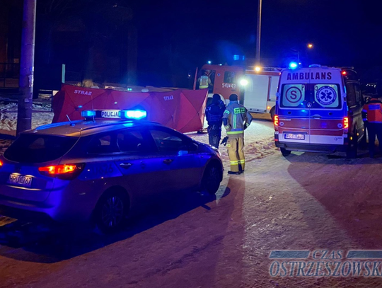 Auto w płomieniach, w środku starszy mężczyzna. Nie udało się go uratować