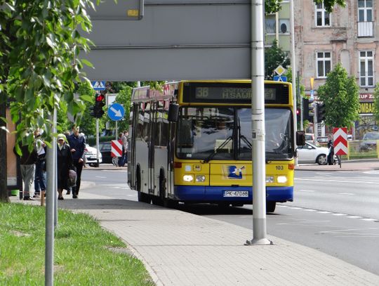 Autobusy KLA w majowe święta