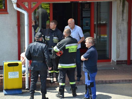 Awaria urządzeń dozujących chlor. Kilkadziesiąt osób ewakuowanych, sześcioro dzieci w szpitalu ZDJĘCIA