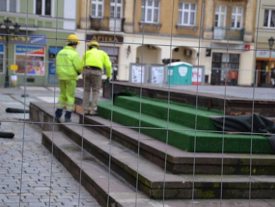 Betonka i klomb znikają z krajobrazu Kalisza ZDJĘCIA