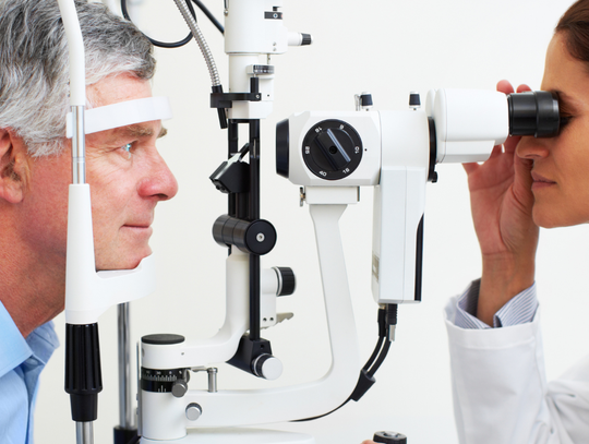 Bez skierowania, bez kolejek. 𝗕𝗲𝘇𝗽ł𝗮𝘁𝗻𝗲 badania wzroku w 𝐒𝐙𝐏𝐈𝐓𝐀𝐋𝐔