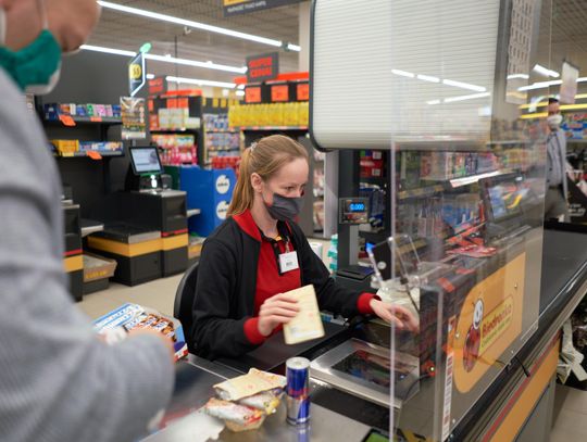 Biedronka i Lidl wydłużają godziny otwarcia sklepów