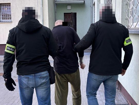 „Bił i kopał pokrzywdzoną”. Usiłowanie zabójstwa swojej partnerki