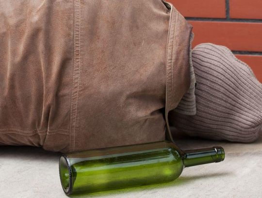 Brak izb wytrzeźwień paraliżuje SOR-y. Są przeciążone przez pijanych pacjentów