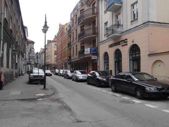 Brutalne pobicie w centrum Kalisza. 42-latek jest w ciężkim stanie