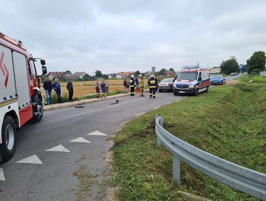 Bus zderzył się z osobówką. Dwójka dzieci trafiła do szpitala