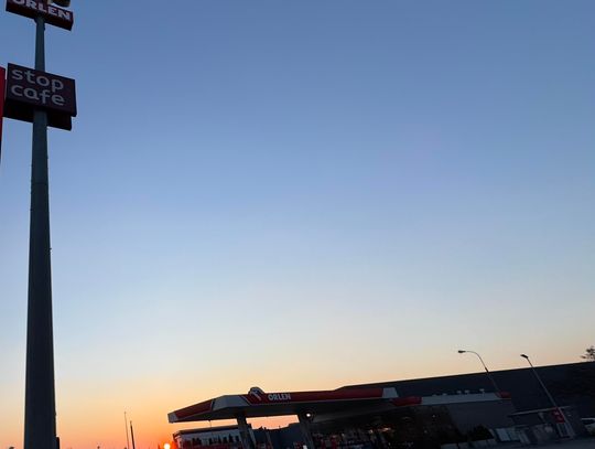 Ceny ropy eksplodują. Co mogą zrobić rządy i kierowcy?