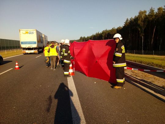 Chciał pomóc innemu kierowcy, zginął potrącony przez ciężarówkę ZDJĘCIA