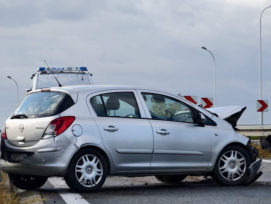 Chciał uniknąć zderzenia? Poranny wypadek na trasie Kalisz-Ostrów