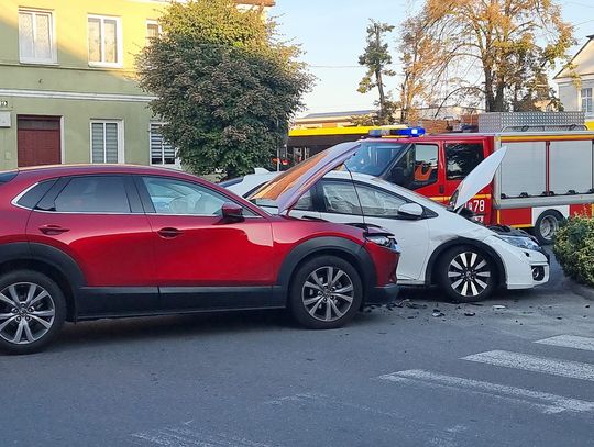 Chciała skręcić w lewo i spowodowała kolizję. Młoda kobieta ukarana