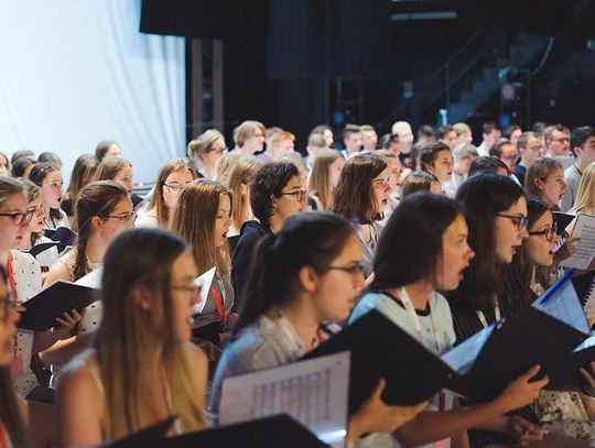 Chór "Kopernik" koncertował w Operze Narodowej ZDJĘCIA