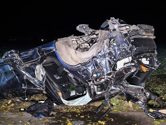 Dachowanie BMW. W środku 5 nastolatków Dachowanie BMW. W środku 5 nastolatków