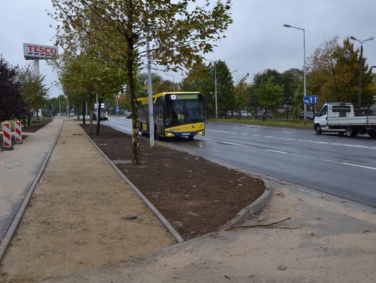 Dla autobusów, osobówek i rowerów - centrum przesiadkowe w listopadzie ZDJĘCIA