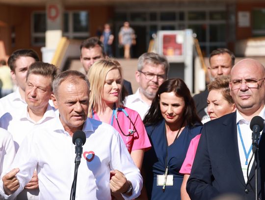 Donald Tusk w Kaliszu. Przed okrąglakiem mówił o bolączkach służby zdrowia