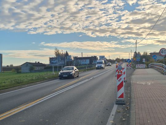 Droga znacznie zwężona. Ruszyły prace na krajówce