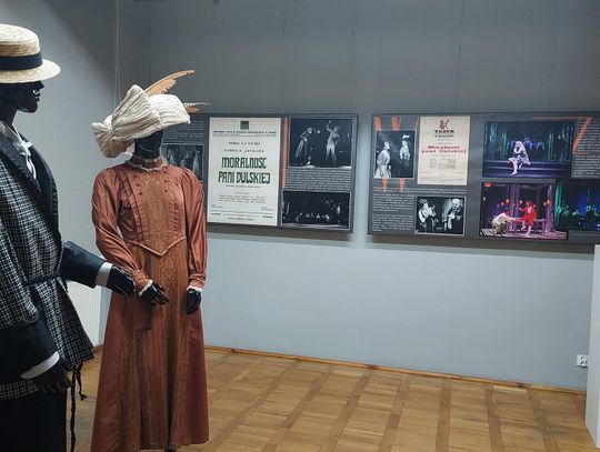 „Dulscy na scenie i ekranie”.  Wystawa w Bibliotece Głównej ZDJĘCIA