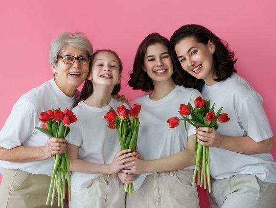 Dzień Kobiet 2026. Tyle wydamy na kwiaty i prezenty