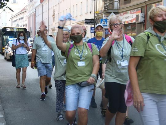 Epidemia nie przerwała tradycji. 383. Kaliska Piesza Pielgrzymka na Jasną Górę wyruszyła na szlak ZDJĘCIA