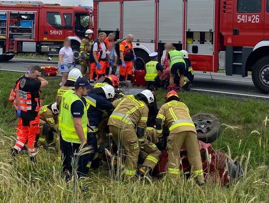 Fatalny błąd na krajówce. Dwie osoby ciężko ranne ZDJĘCIA