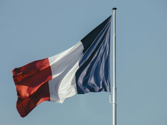 Francuski online dla początkujących – jak zacząć efektywną naukę w domu?