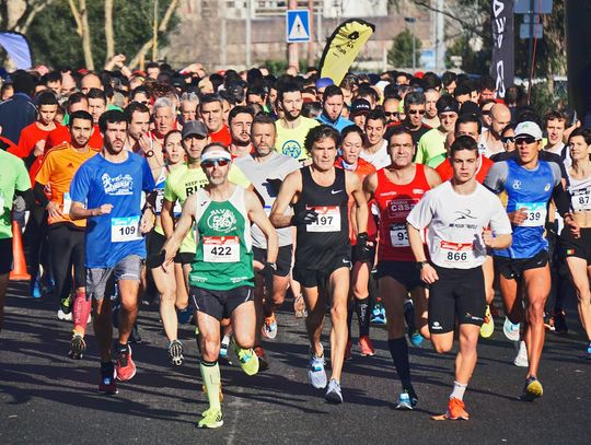 Gadżety na imprezę sportową - dlaczego koszulki z nadrukiem to dobry pomysł?