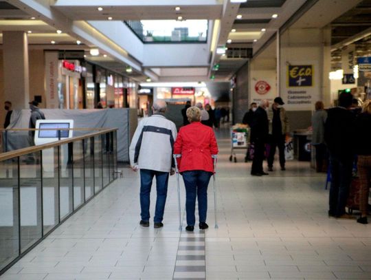 Galerie handlowe znów otwarte. Pierwsi klienci ruszyli na zakupy ZDJĘCIA i WIDEO