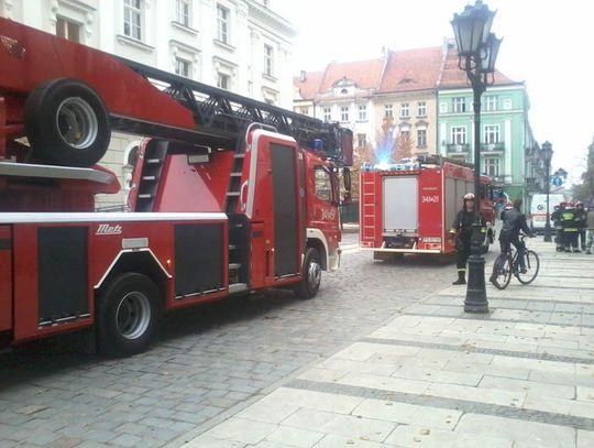 Gaz i pożar w śródmieściu. Dwie interwencje straży w pół godziny