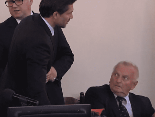 Gdy szukasz czegoś w szafce, a prezydent się zbliża WIDEO