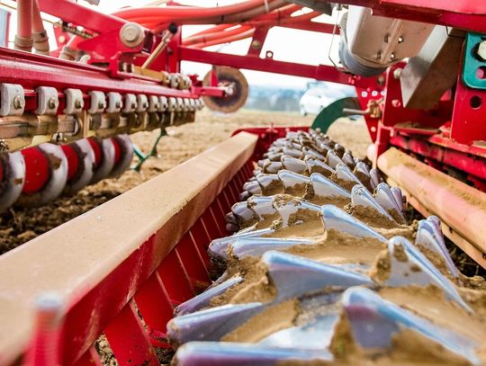 Gdzie kupić sprawdzone części do maszyn rolniczych w dobrej cenie?