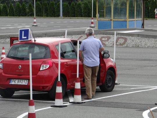 Gdzie warto uczyć się jeździć? Ranking kaliskich OSK