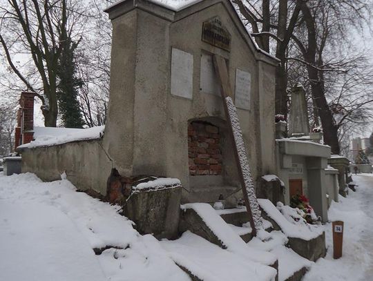 Grobowiec zasłużonego niedługo runie