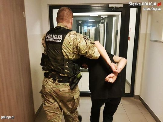 „Groził przestrzeleniem nóg”. Ukrainiec oskarżony o gwałt