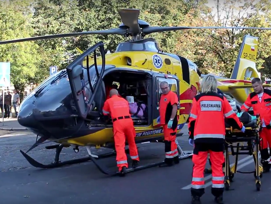 Helikopter wylądował na rynku w Stawiszynie WIDEO