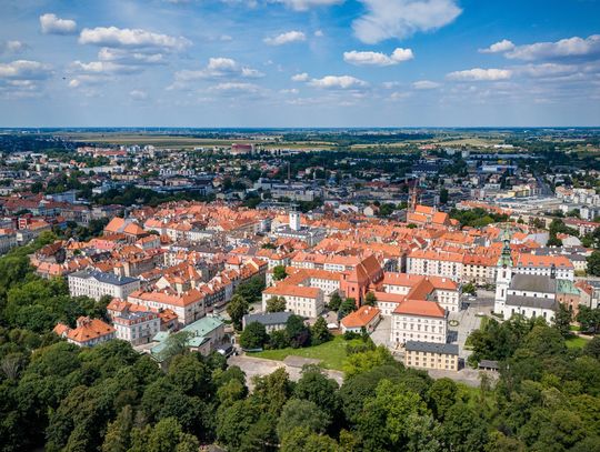 Historia i pomoc w jednym. Spacer po Kaliszu z ważnym celem