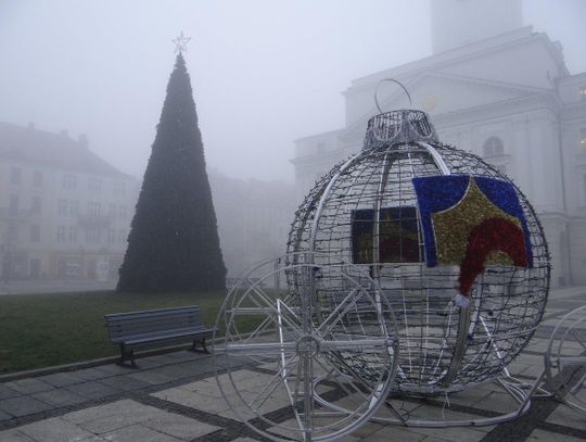 Iluminacja świąteczna już gotowa. Kosztowała ponad 100 tys. zł ZDJĘCIA