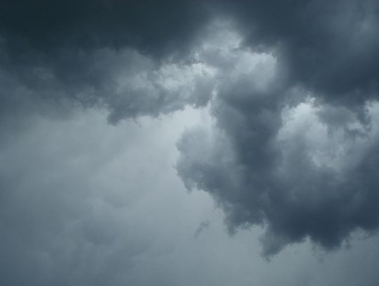 IMGW ostrzega przed burzami i gradem